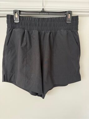 Abercrombie & Fitch Women's Black Elastic-Waist Shorts in Size Medium.